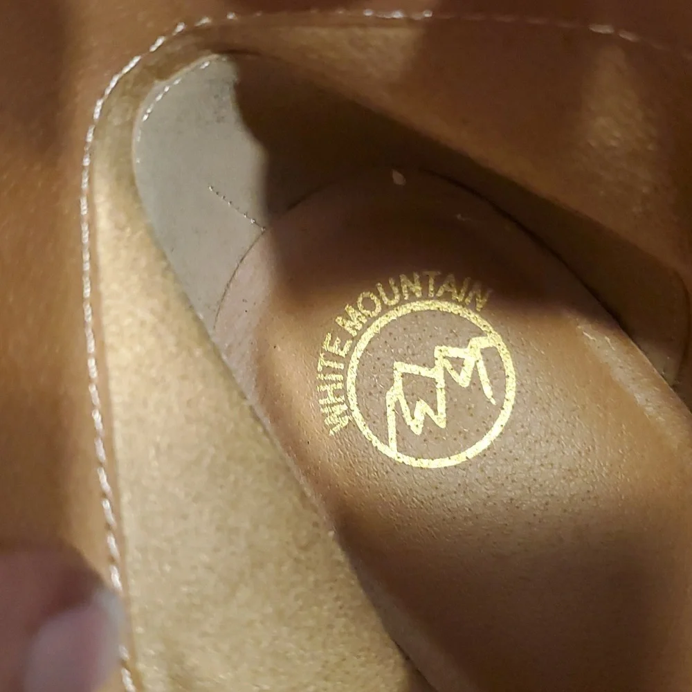 White Mountain Women's Side Zip Suede Leather Ankle Boot - Picture 7 of 8